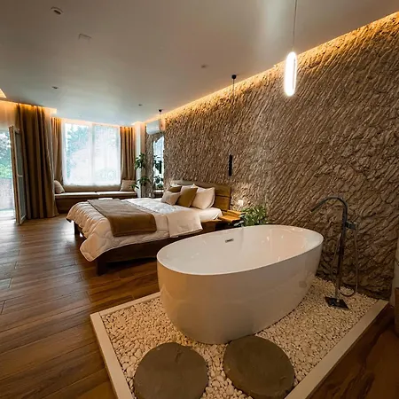 Hotel Alpini *