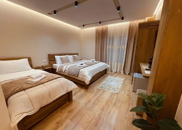 Alpini Hotel *
