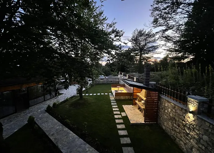 Alpini Hotel *